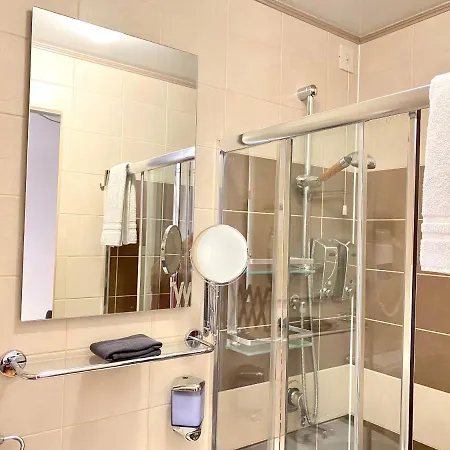 Bed and breakfast Roome 4*